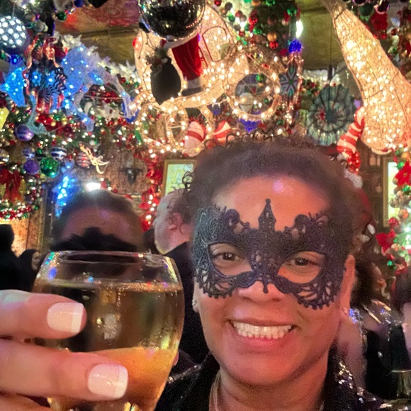 Meet your Posher, Caroline - Picture 10 of 15